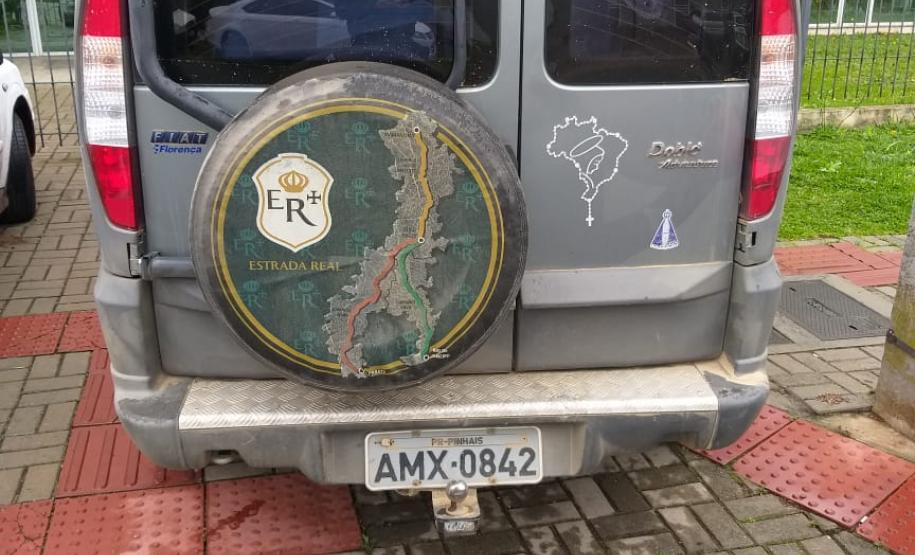 PM desmantela barracão de desmanche de carros roubados em Mandirituba, na RMC