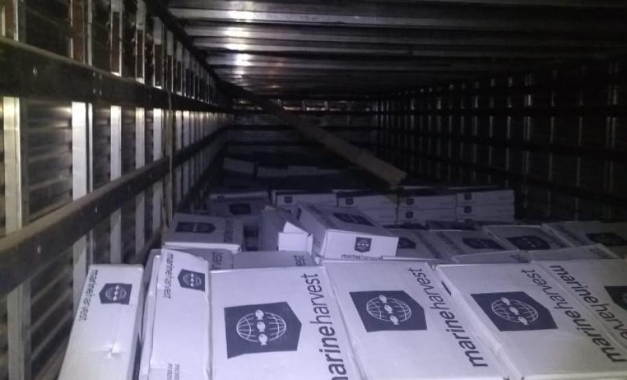 Trio é preso e carga de salmão é recuperada pelo BPRv e pela PM de Santa Catarina em Guaratuba
