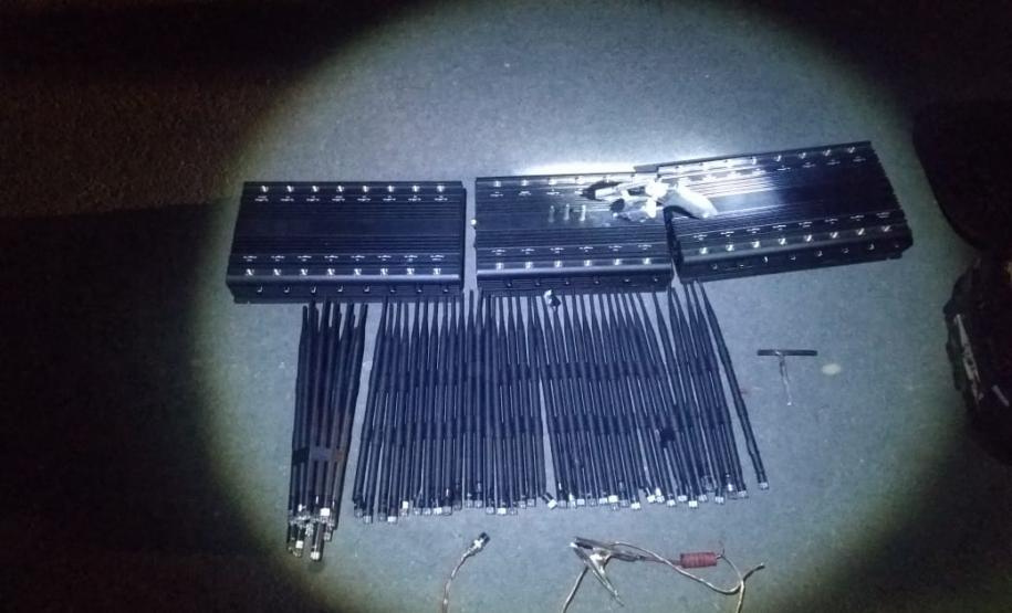 Trio é preso e carga de salmão é recuperada pelo BPRv e pela PM de Santa Catarina em Guaratuba