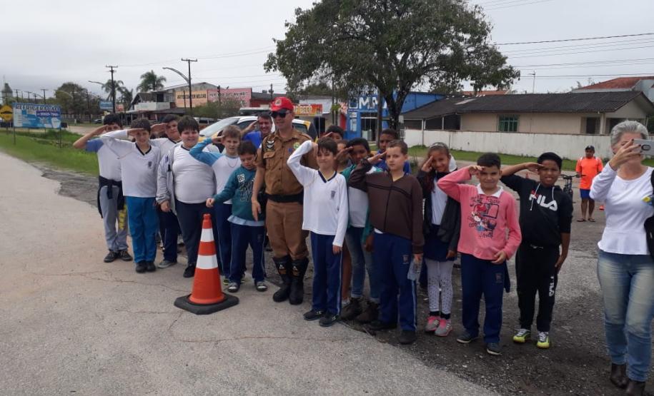 BPRv participa do projeto Escolas Lindeiras no Litoraldo estado