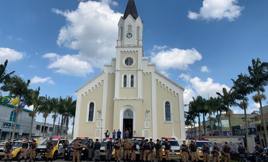 Força-tarefa do projeto Em Frente Brasil mobiliza 150 policiais para operação em São José dos Pinhais (PR)
