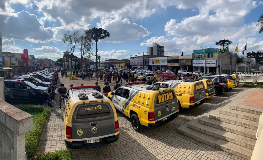 Força-tarefa do projeto Em Frente Brasil mobiliza 150 policiais para operação em São José dos Pinhais (PR)