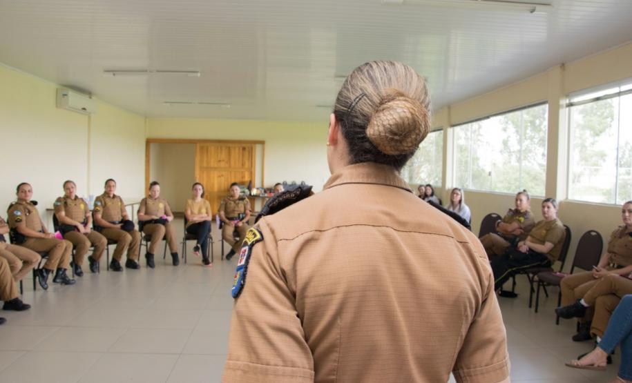 Palestra de conscientização ao câncer de mama é realizado na sede do 17° Batalhão em São José dos Pinhais (RMC)