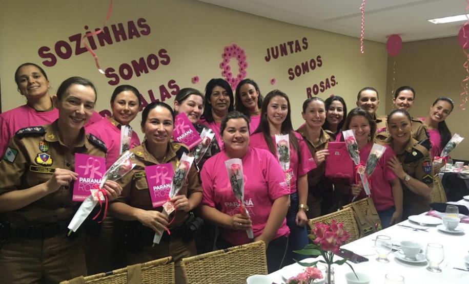 Policiais femininas participam de palestra sobre câncer na sede do Batalhão em Palmeira (PR)