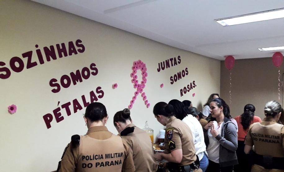 Policiais femininas participam de palestra sobre câncer na sede do Batalhão em Palmeira (PR)