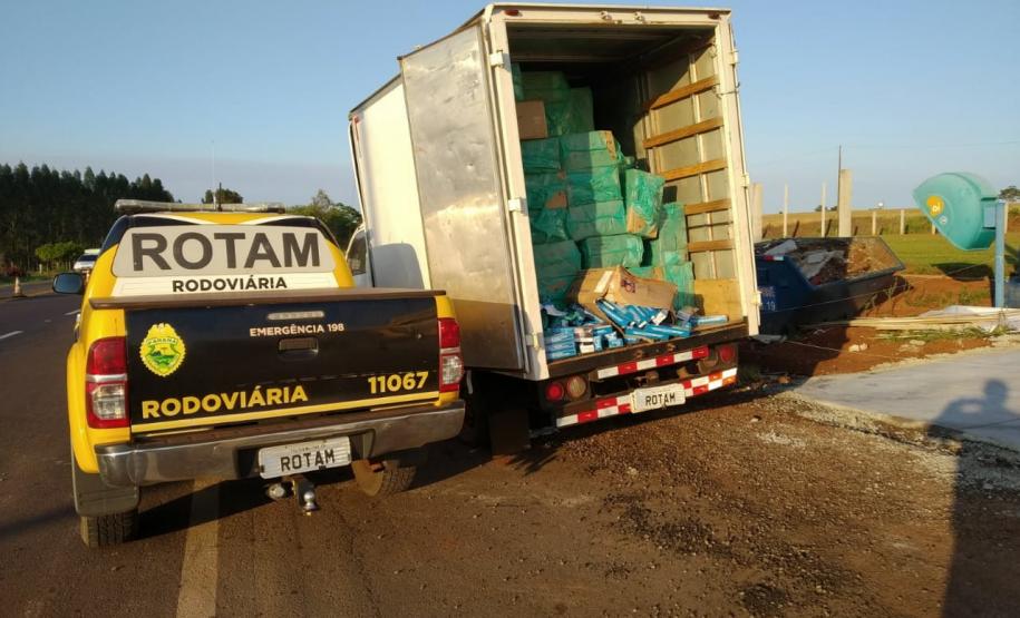 Caminhão carregado com caixas de cigarros é apreendido pelo BPRv em São Jorge do Patrocínio (PR)