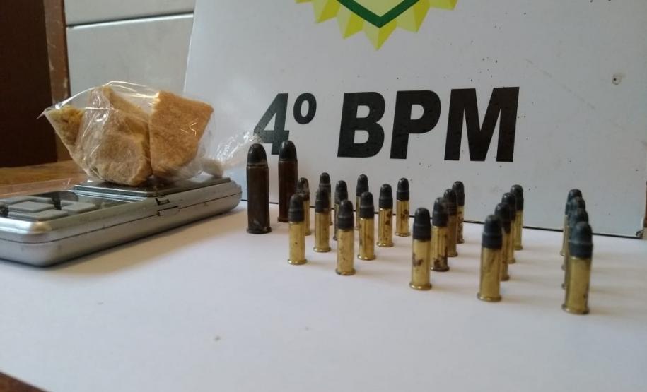 Homem tenta fugir de abordagem da PM após denúncia, mas acaba entregando outros dois companheiros em Mandaguari (PR)