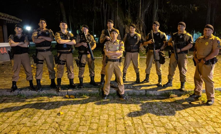 Sargento da PM é homenageado por seus colegas em seu último dia de serviço em Antonina (PR)