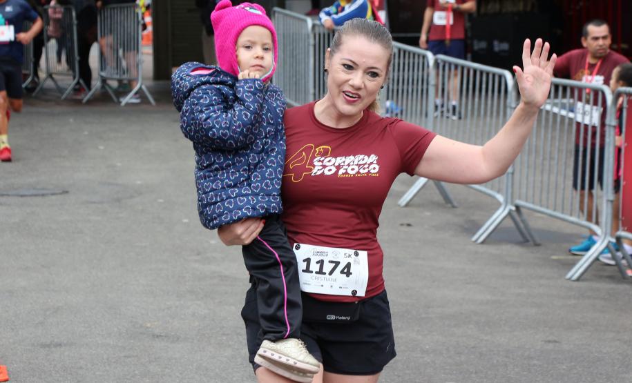 Mais de 1,3 mil atletas participam da 4ª Corrida do Fogo em Curitiba