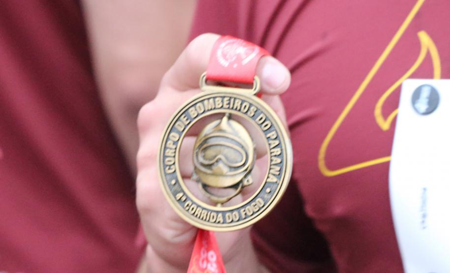 Mais de 1,3 mil atletas participam da 4ª Corrida do Fogo em Curitiba