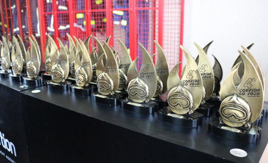 Mais de 1,3 mil atletas participam da 4ª Corrida do Fogo em Curitiba