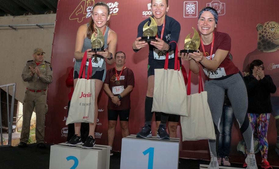 Mais de 1,3 mil atletas participam da 4ª Corrida do Fogo em Curitiba