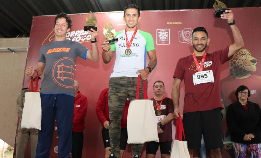 Mais de 1,3 mil atletas participam da 4ª Corrida do Fogo em Curitiba