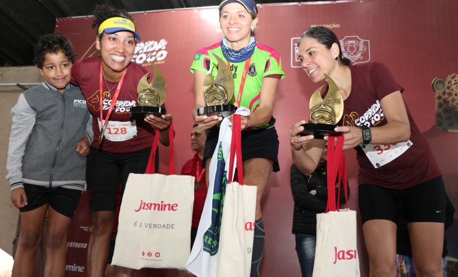 Mais de 1,3 mil atletas participam da 4ª Corrida do Fogo em Curitiba