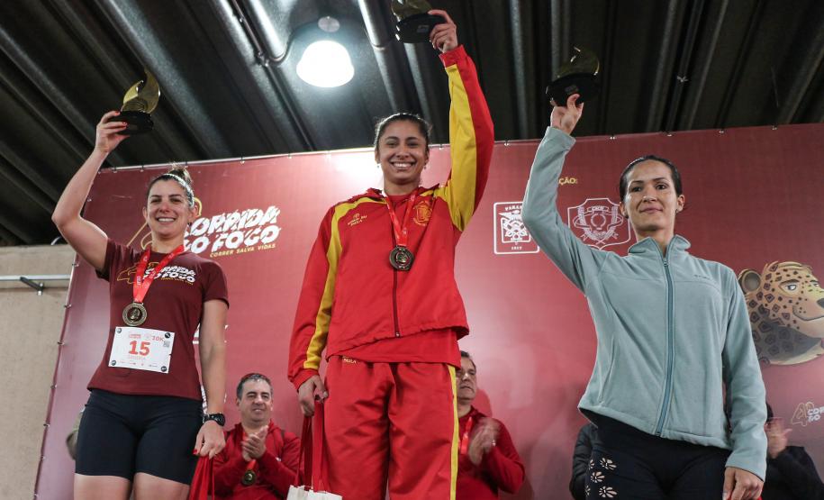 Mais de 1,3 mil atletas participam da 4ª Corrida do Fogo em Curitiba