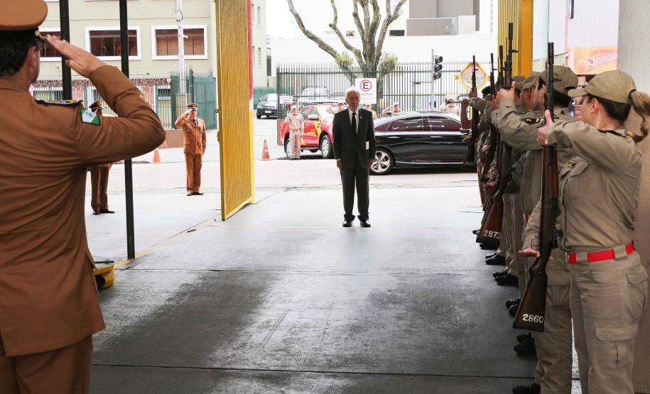 Corpo de Bombeiros do Paraná comemora 107 anos com entrega de medalhas e homenagens em Curitiba, na Capital do estado
