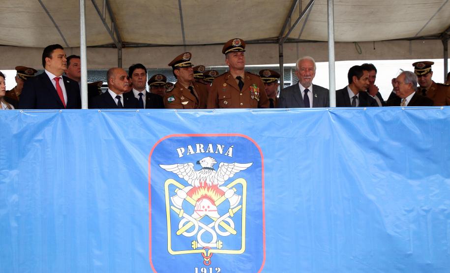 Corpo de Bombeiros do Paraná comemora 107 anos com entrega de medalhas e homenagens em Curitiba, na Capital do estado