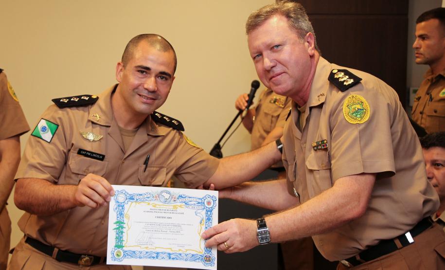 PM forma 24 oficiais no Curso de Defesa Pessoal 2019 em Curitiba