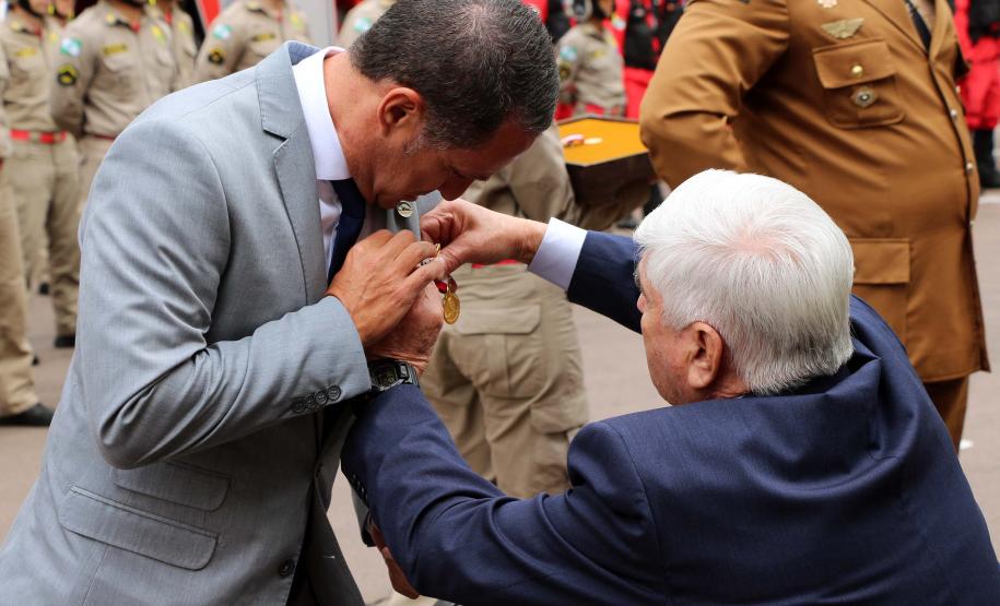 Corpo de Bombeiros do Paraná comemora 107 anos com entrega de medalhas e homenagens em Curitiba, na Capital do estado