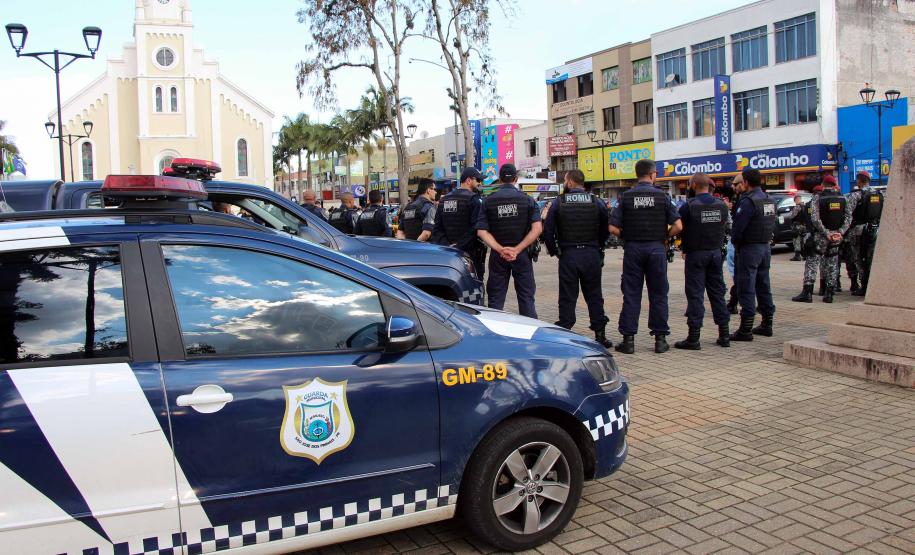 Força-tarefa do projeto Em Frente Brasil mobiliza 150 policiais para operação em São José dos Pinhais (PR)
