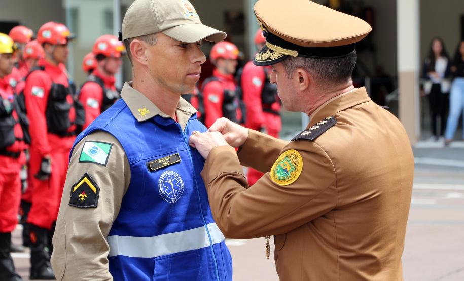 Corpo de Bombeiros do Paraná comemora 107 anos com entrega de medalhas e homenagens em Curitiba, na Capital do estado