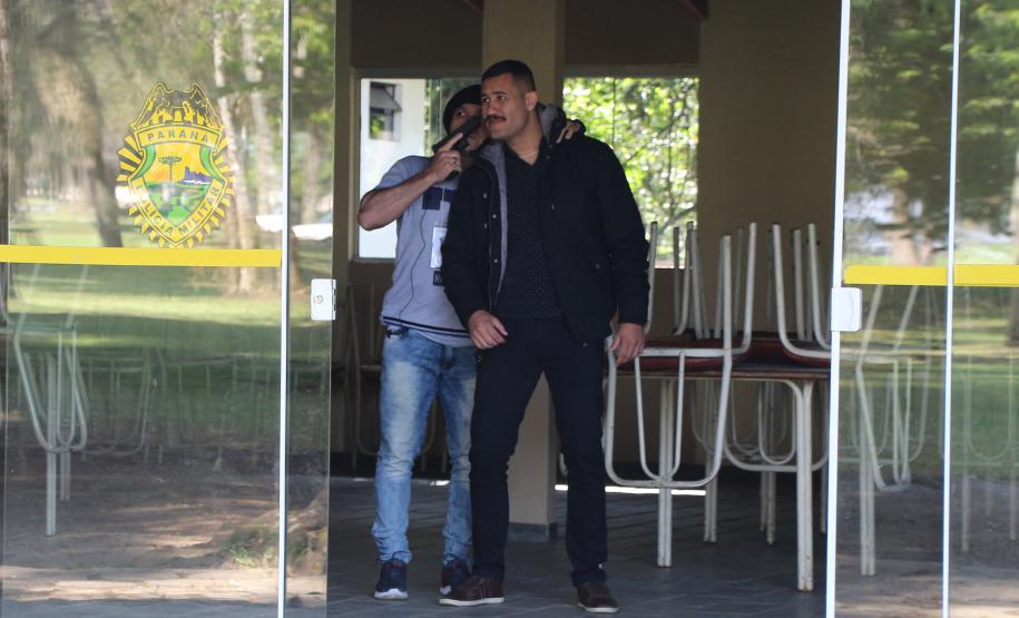 Curso de Primeira Intervenção em Crises da PM faz atividade simulada na APMG, em São José dos Pinhais (RMC)