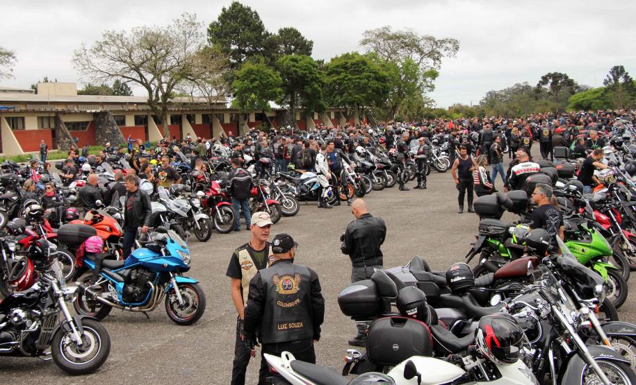 Em alusão ao 9º aniversário, BOPE promove o 3º Passeio Motociclístico e reúne mais de 500 participantes em São José dos Pinhais (RMC)