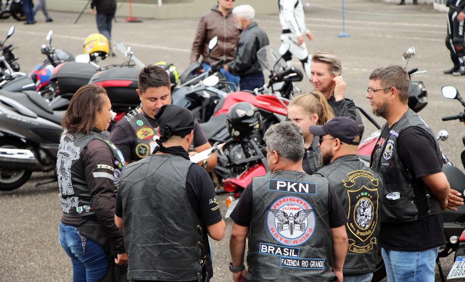 Em alusão ao 9º aniversário, BOPE promove o 3º Passeio Motociclístico e reúne mais de 500 participantes em São José dos Pinhais (RMC)