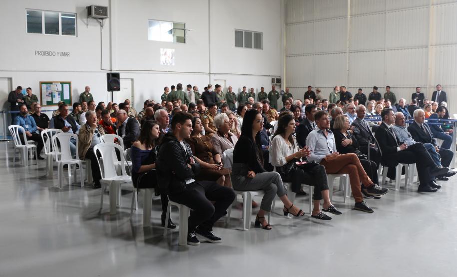 BPMOA recebe novo comandante em solenidade conduzida no aeroporto Bacacheri, em Curitiba