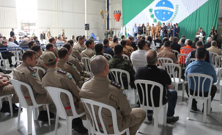 BPMOA recebe novo comandante em solenidade conduzida no aeroporto Bacacheri, em Curitiba