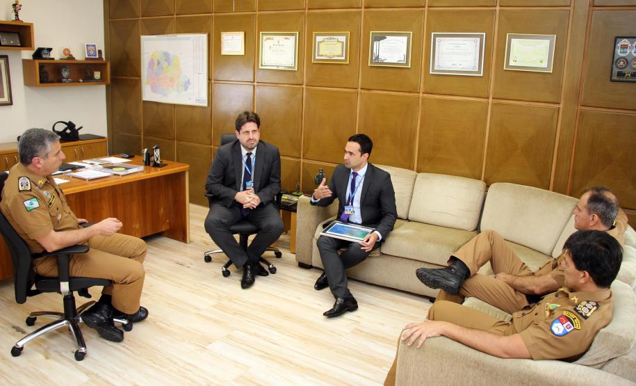 Representante da Caixa visita Quartel do Comando-Geral e agradece empenho da Corporação após desfecho de roubo a banco