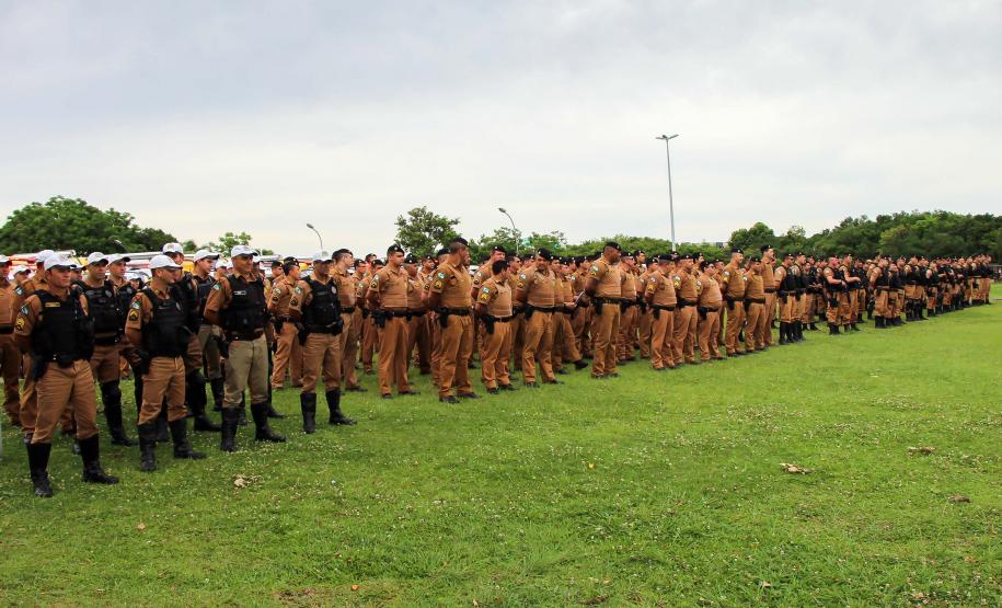 Mais de 240 policiais militares estão atuando na 2ª fase da Operação Todos Por um no bairro Cidade Industrial de Curitiba (CIC)