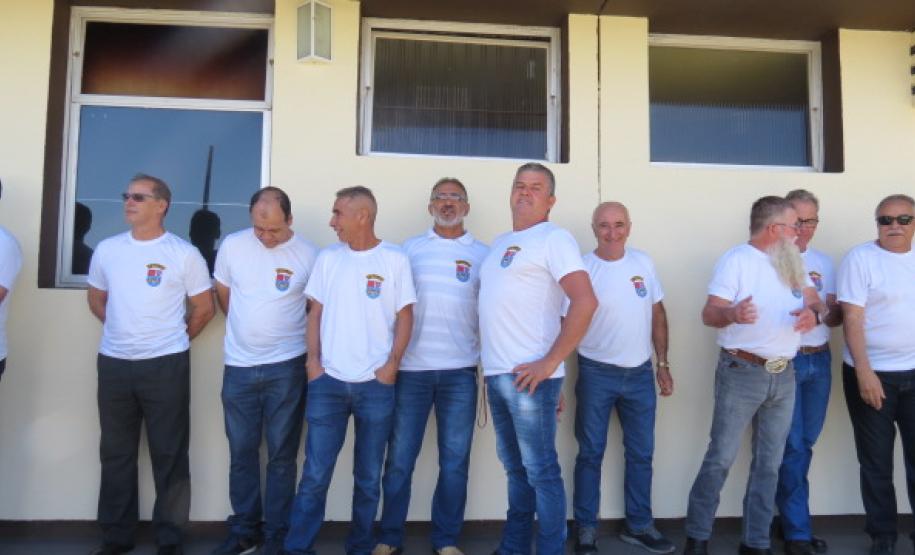 Evento alusivo ao 42º aniversário do 10º BPM reúne ex-comandantes da unidade em sua sede, em Apucarana (PR)