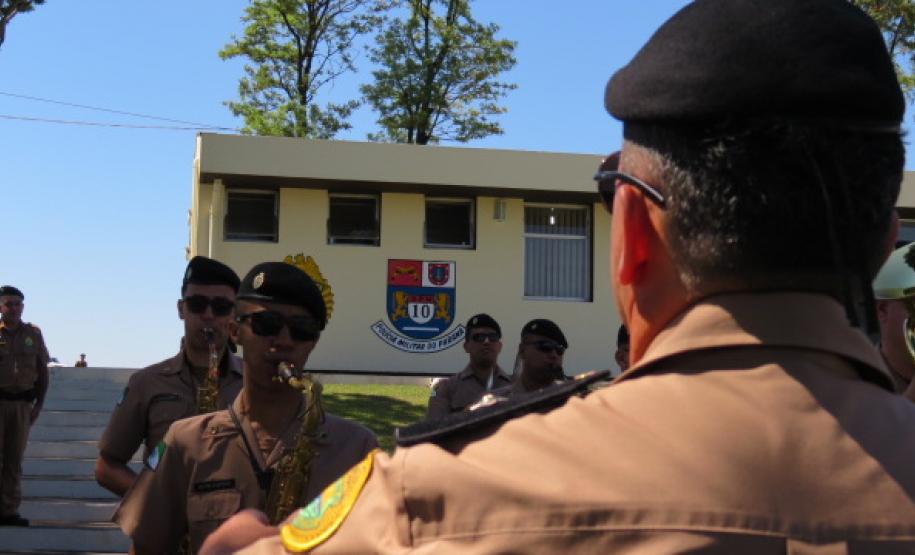 Evento alusivo ao 42º aniversário do 10º BPM reúne ex-comandantes da unidade em sua sede, em Apucarana (PR)