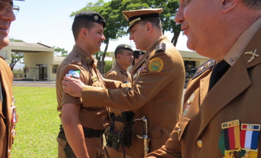 Evento alusivo ao 42º aniversário do 10º BPM reúne ex-comandantes da unidade em sua sede, em Apucarana (PR)