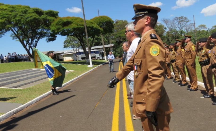 Evento alusivo ao 42º aniversário do 10º BPM reúne ex-comandantes da unidade em sua sede, em Apucarana (PR)