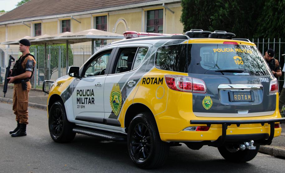 Mais de 240 policiais militares estão atuando na 2ª fase da Operação Todos Por um no bairro Cidade Industrial de Curitiba (CIC)