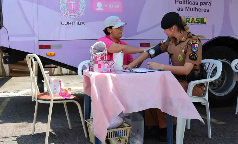 Batalhão da PM promove manhã com informações e exames para policiais femininas de Curitiba
