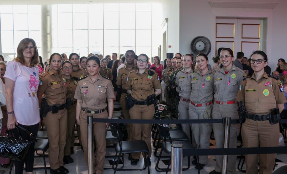 Polícia Militar e Corpo de Bombeiros participam de cerimônia de abertura do Paraná Rosa em Curitiba