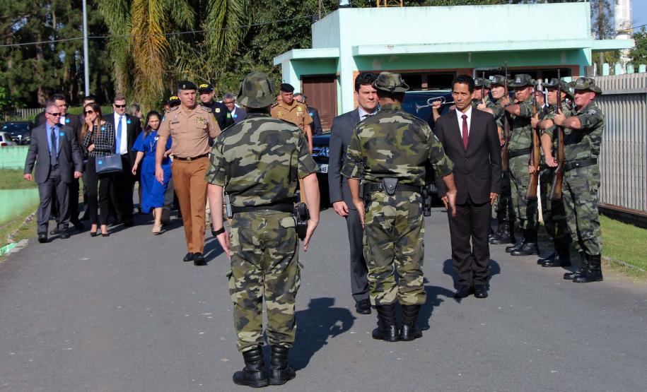 Agenda do ministro Sérgio Moro é acompanhada pelo Comando-Geral da PM, em São José dos Pinhais