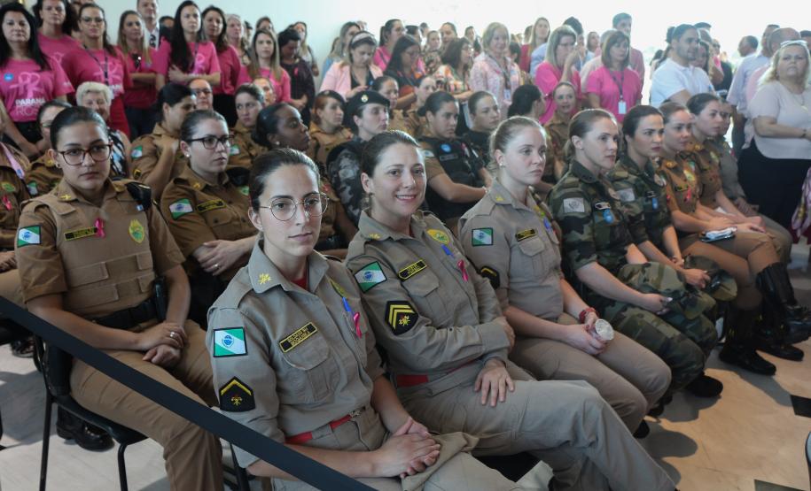 Polícia Militar e Corpo de Bombeiros participam de cerimônia de abertura do Paraná Rosa em Curitiba