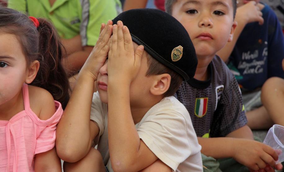PM faz entrega de mais de 50 presentes para alunos do CMEI Professora Teruko Beltrão em Curitiba