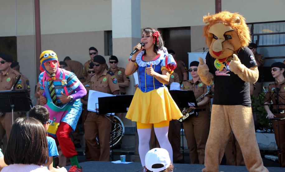 Dia das Crianças da PM no Quartel do Comando-Geral leva alegria, brincadeiras e brindes para 700 crianças