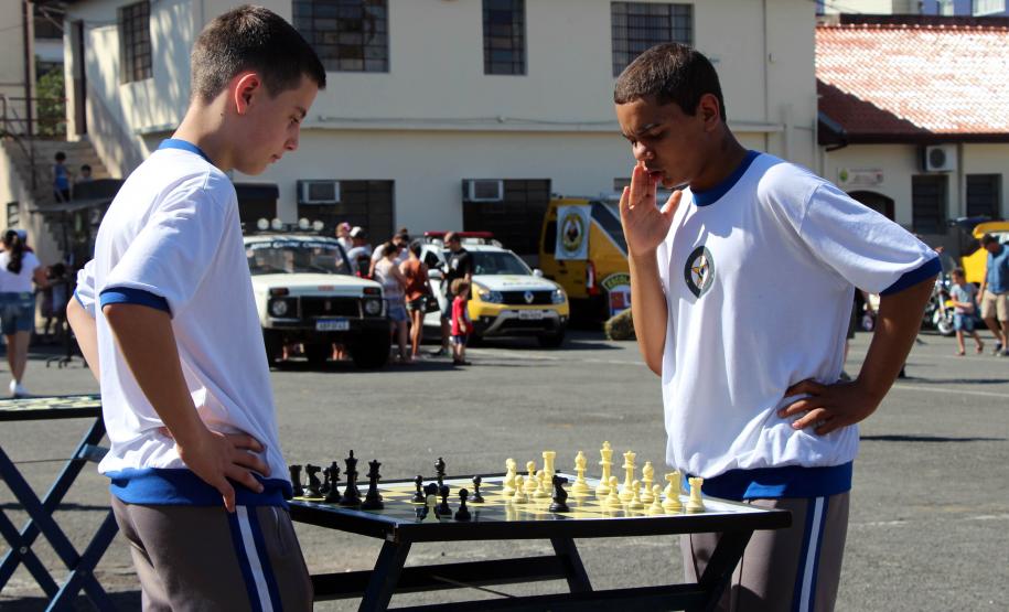 Dia das Crianças da PM no Quartel do Comando-Geral leva alegria, brincadeiras e brindes para 700 crianças