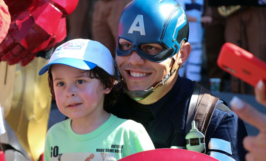 Dia das Crianças da PM no Quartel do Comando-Geral leva alegria, brincadeiras e brindes para 700 crianças