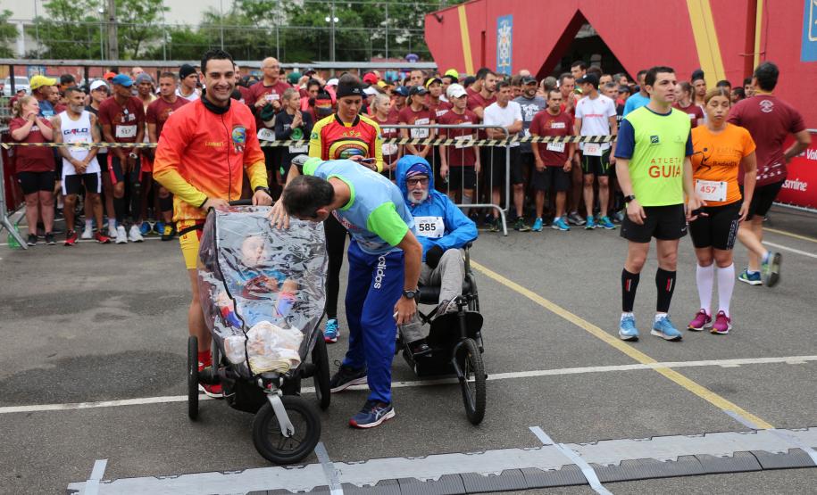 Mais de 1,3 mil atletas participam da 4ª Corrida do Fogo em Curitiba