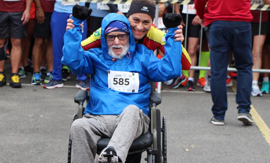 Mais de 1,3 mil atletas participam da 4ª Corrida do Fogo em Curitiba