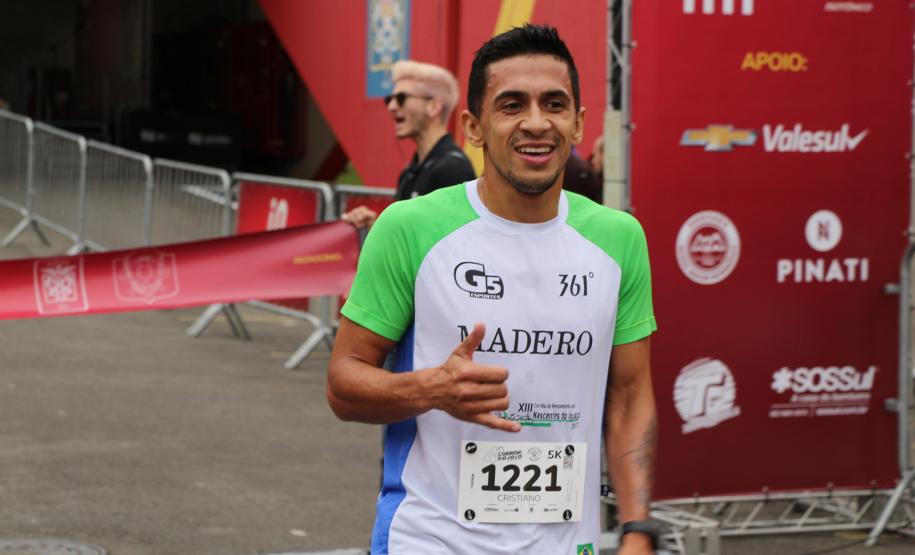 Mais de 1,3 mil atletas participam da 4ª Corrida do Fogo em Curitiba