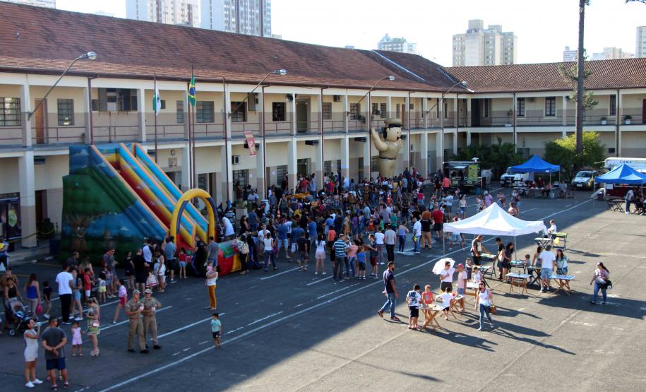 Dia das Crianças da PM no Quartel do Comando-Geral leva alegria, brincadeiras e brindes para 700 crianças