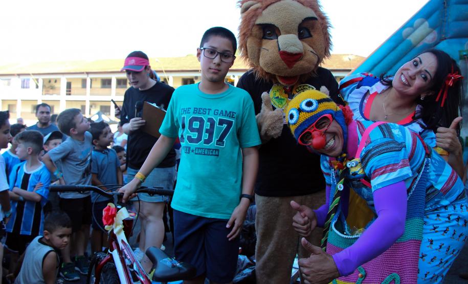 Dia das Crianças da PM no Quartel do Comando-Geral leva alegria, brincadeiras e brindes para 700 crianças